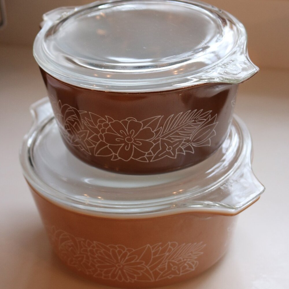 Pyrex! Too cute I have to sell as a set.